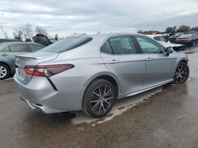 4T1G11AK7PU726468 - 2023 TOYOTA CAMRY SE NIGHT SHADE SILVER photo 3