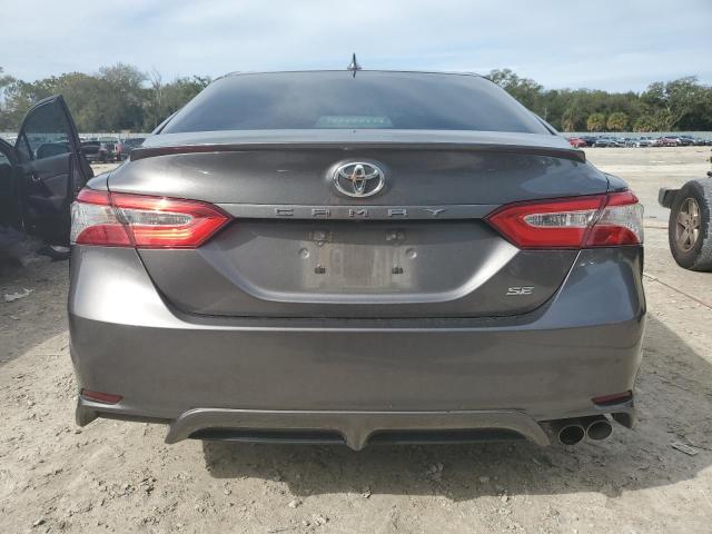 4T1G11AK0LU894396 - 2020 TOYOTA CAMRY SE GRAY photo 6