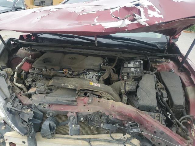 4T1B11HK4JU512870 - 2018 TOYOTA CAMRY L RED photo 11