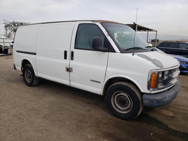 1GCHG35R921240037 - 2002 CHEVROLET EXPRESS G3 WHITE photo 4