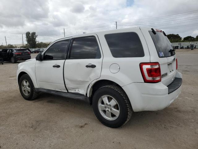 1FMCU0C72BKA15967 - 2011 FORD ESCAPE XLS WHITE photo 2