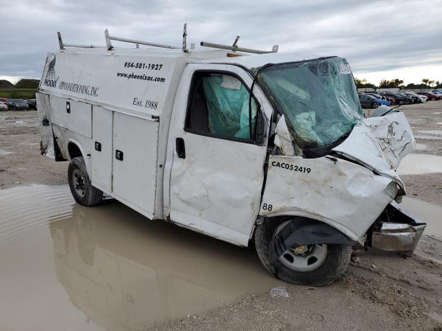 1GB0GRFG4H1274087 - 2017 CHEVROLET EXPRESS G3 WHITE photo 4