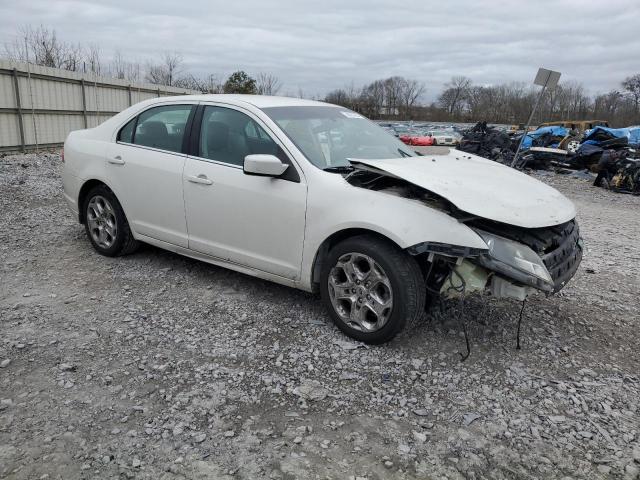 3FAHP0HG3AR201530 - 2010 FORD FUSION SE WHITE photo 4