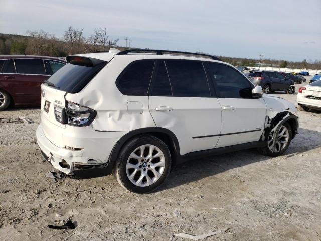 5UXZV4C59BL411128 - 2011 BMW X5 XDRIVE35I WHITE photo 3