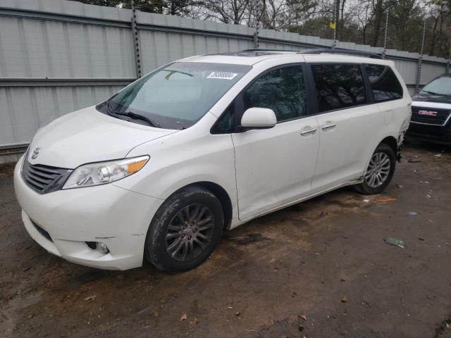 2017 TOYOTA SIENNA XLE, 