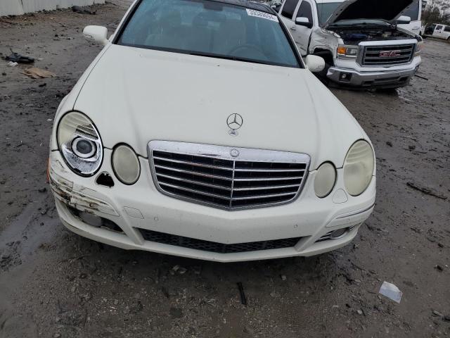 WDBUF72X48B203961 - 2008 MERCEDES-BENZ E 550 WHITE photo 5