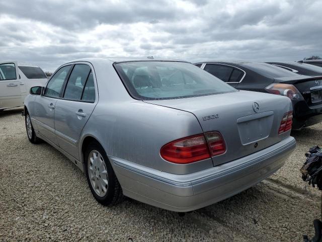 WDBJF65J8YB095445 - 2000 MERCEDES-BENZ E 320 SILVER photo 2