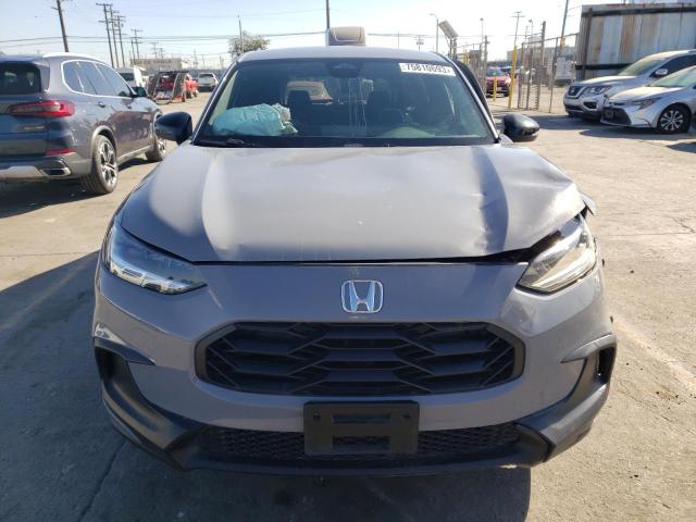 3CZRZ2H58PM714355 - 2023 HONDA HR-V SPORT GRAY photo 5