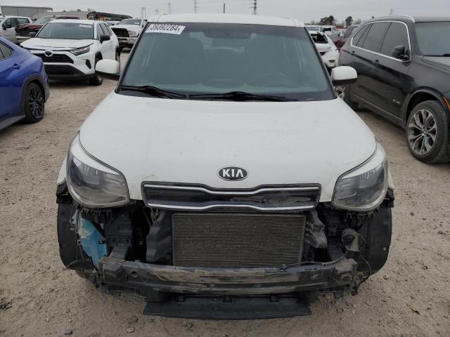 KNDJP3A51H7430876 - 2017 KIA SOUL + WHITE photo 5