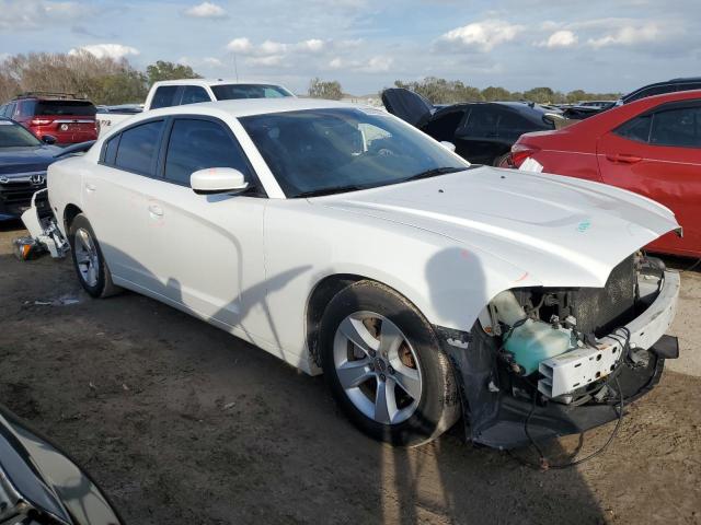 2C3CDXBGXDH552518 - 2013 DODGE CHARGER SE WHITE photo 4