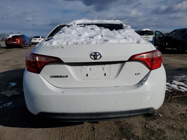 5YFBURHE8JP751372 - 2018 TOYOTA COROLLA L WHITE photo 6