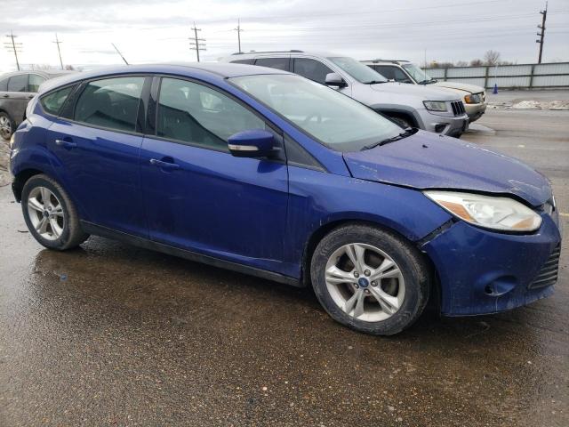 1FAHP3K29CL305097 - 2012 FORD FOCUS SE BLUE photo 4