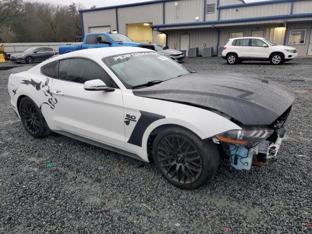 1FA6P8CF2J5127461 - 2018 FORD MUSTANG GT WHITE photo 4