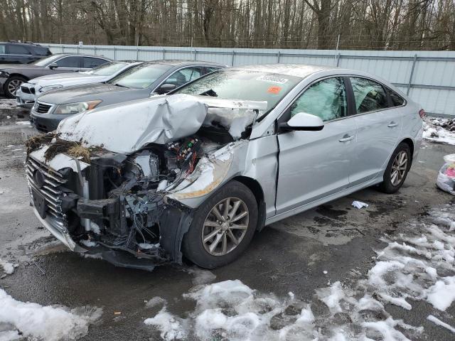 5NPE24AF8JH702131 - 2018 HYUNDAI SONATA SE SILVER photo 1