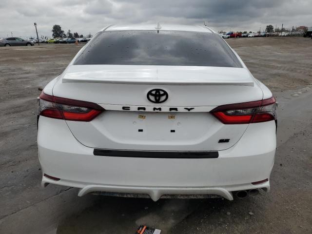 4T1G11AK3PU814336 - 2023 TOYOTA CAMRY SE NIGHT SHADE WHITE photo 6