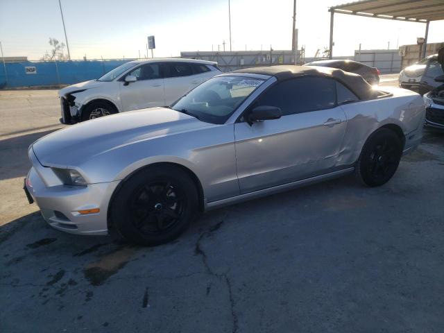 1ZVBP8EM6E5267021 - 2014 FORD MUSTANG SILVER photo 1