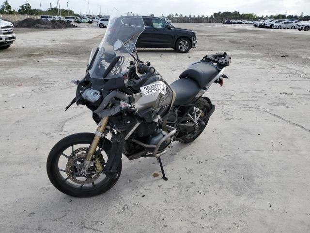 WB10A6101HZ655917 - 2017 BMW R1200 GS GRAY photo 2