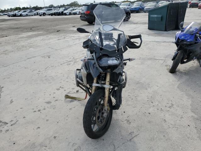 WB10A6101HZ655917 - 2017 BMW R1200 GS GRAY photo 5