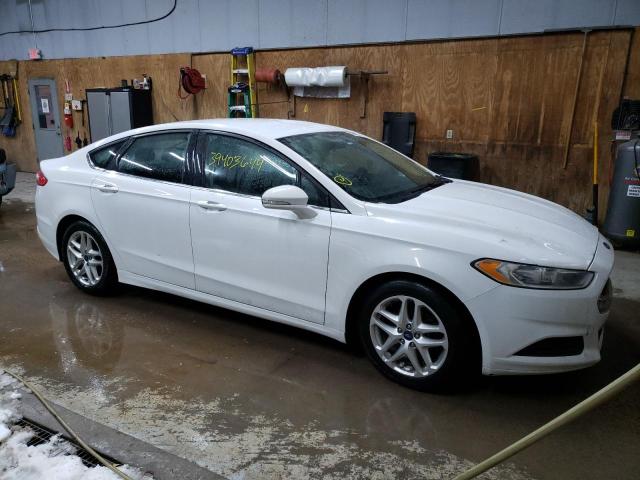 1FA6P0H73F5129052 - 2015 FORD FUSION SE WHITE photo 4