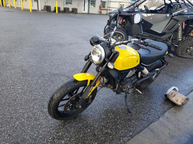 ML015ANM5HT012596 - 2017 DUCATI SCRAMBLER 800 YELLOW photo 2