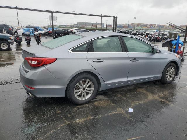 5NPE24AF1HH465945 - 2017 HYUNDAI SONATA SE SILVER photo 3