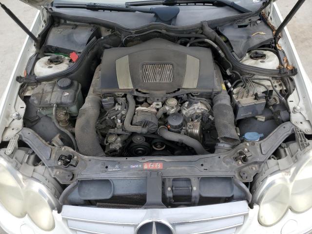 WDBTJ56H28F245586 - 2008 MERCEDES-BENZ CLK 350 WHITE photo 11