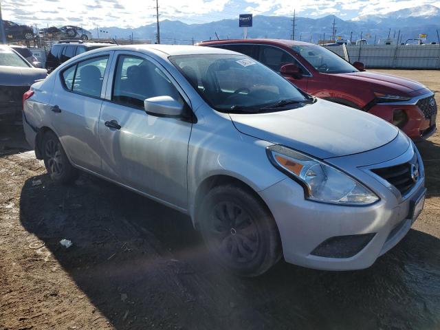 3N1CN7AP3HL811120 - 2017 NISSAN VERSA S SILVER photo 4