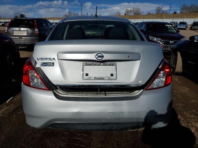 3N1CN7AP3HL811120 - 2017 NISSAN VERSA S SILVER photo 6