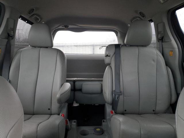 5TDYK3DC0CS259902 - 2012 TOYOTA SIENNA XLE GRAY photo 10