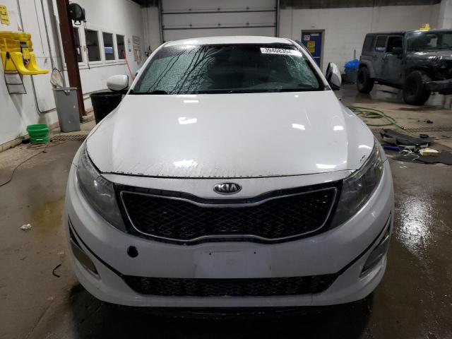 KNAGM4A70F5642068 - 2015 KIA OPTIMA LX WHITE photo 5