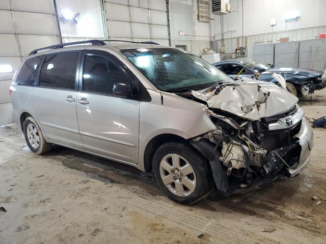 5TDZK23C17S075834 - 2007 TOYOTA SIENNA CE SILVER photo 4