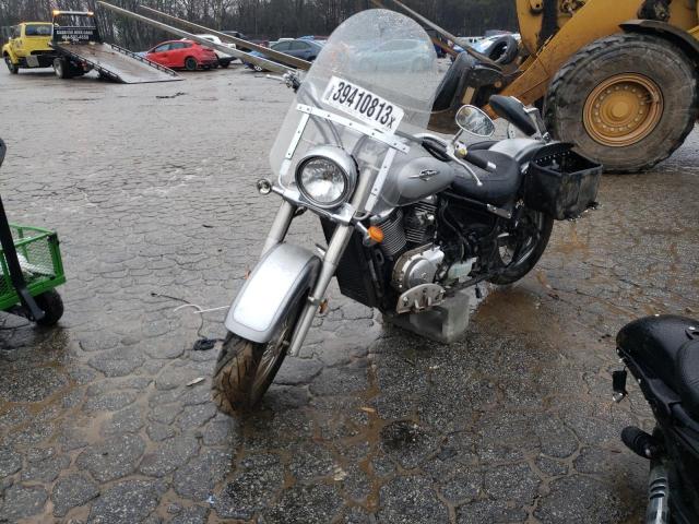 JS1VS55A762112767 - 2006 SUZUKI C50 SILVER photo 2