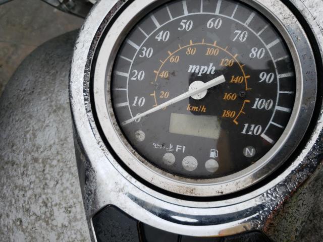 JS1VS55A762112767 - 2006 SUZUKI C50 SILVER photo 8