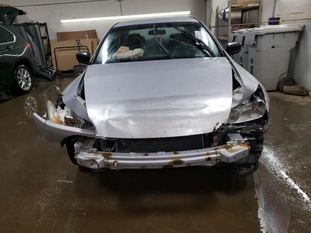 1HGCM56164A176955 - 2004 HONDA ACCORD DX SILVER photo 5