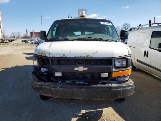 1GCHG35V161201333 - 2006 CHEVROLET EXPRESS G3 WHITE photo 5