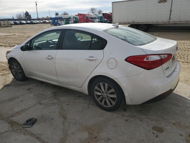 KNAFX4A61G5476266 - 2016 KIA FORTE LX WHITE photo 2