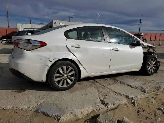 KNAFX4A61G5476266 - 2016 KIA FORTE LX WHITE photo 3