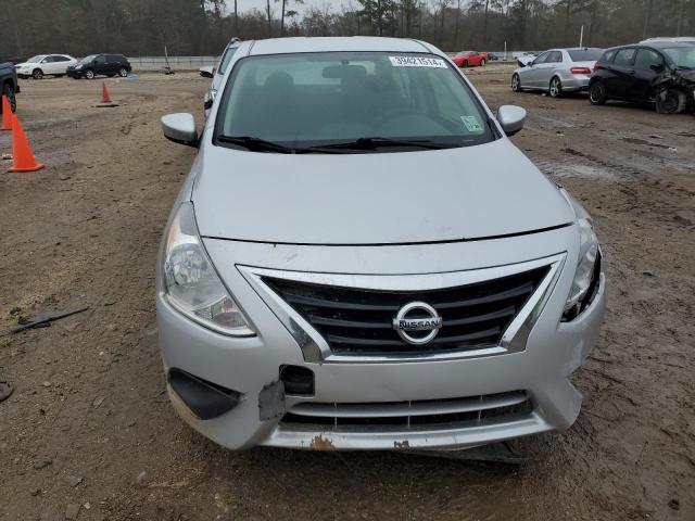 3N1CN7AP4KL820657 - 2019 NISSAN VERSA S SILVER photo 5