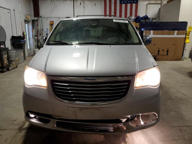 2A4RR8DG8BR796860 - 2011 CHRYSLER TOWN & COU TOURING L SILVER photo 5