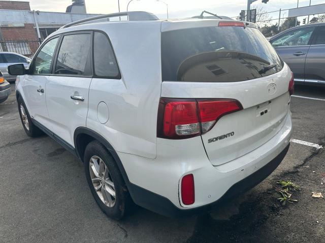 5XYKTCA68EG475806 - 2014 KIA SORENTO LX WHITE photo 4