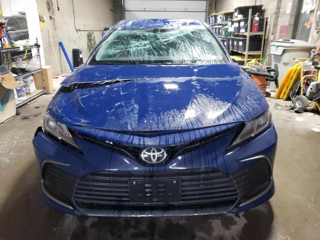 4T1R11BK9PU083743 - 2023 TOYOTA CAMRY LE BLUE photo 5