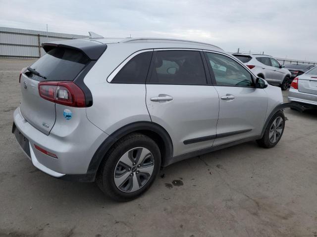 KNDCB3LC7K5320811 - 2019 KIA NIRO FE SILVER photo 3