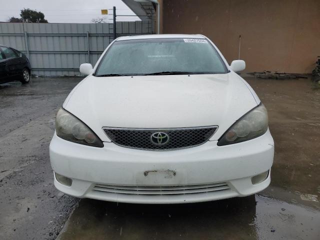 4T1BF30K72U511495 - 2002 TOYOTA CAMRY LE WHITE photo 5