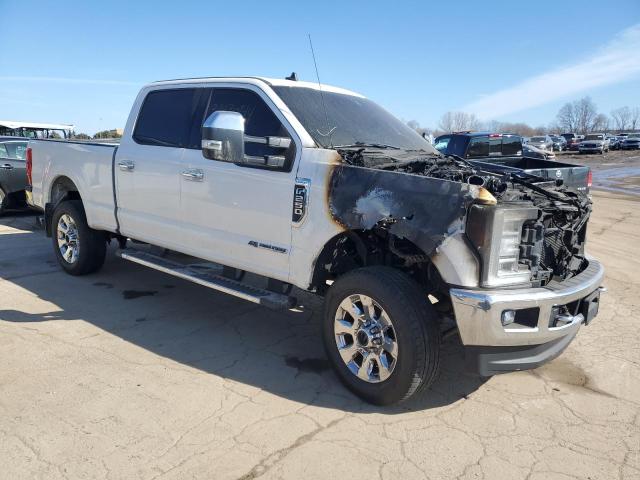 1FT7W2BTXKED33196 - 2019 FORD F250 SUPER DUTY WHITE photo 4