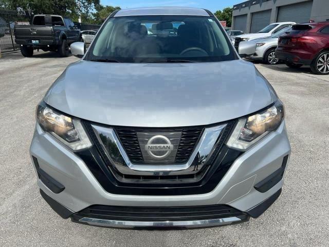 KNMAT2MT8HP577261 - 2017 NISSAN ROGUE S SILVER photo 5