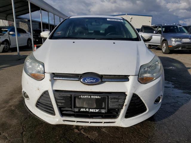 1FADP3F28DL343091 - 2013 FORD FOCUS SE WHITE photo 5