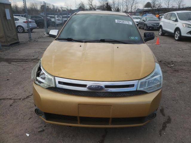 1FAHP37N19W103011 - 2009 FORD FOCUS SEL GOLD photo 5