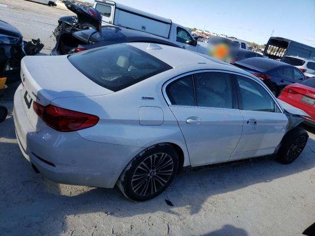 WBAJA9C51KB393685 - 2019 BMW 530E WHITE photo 3