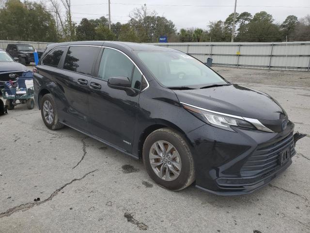 5TDKRKEC9MS043977 - 2021 TOYOTA SIENNA LE BLACK photo 4