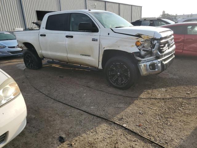 5TFDW5F10FX425814 - 2015 TOYOTA TUNDRA CREWMAX SR5 WHITE photo 4